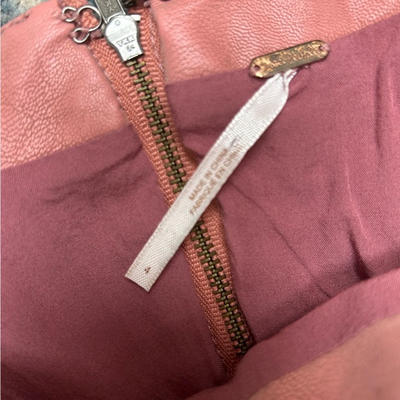 REVOLVE Free People Modern Femme Vegan Suede Mini Skirt in Rose size 4 LIKE NEW - Picture 4 of 6